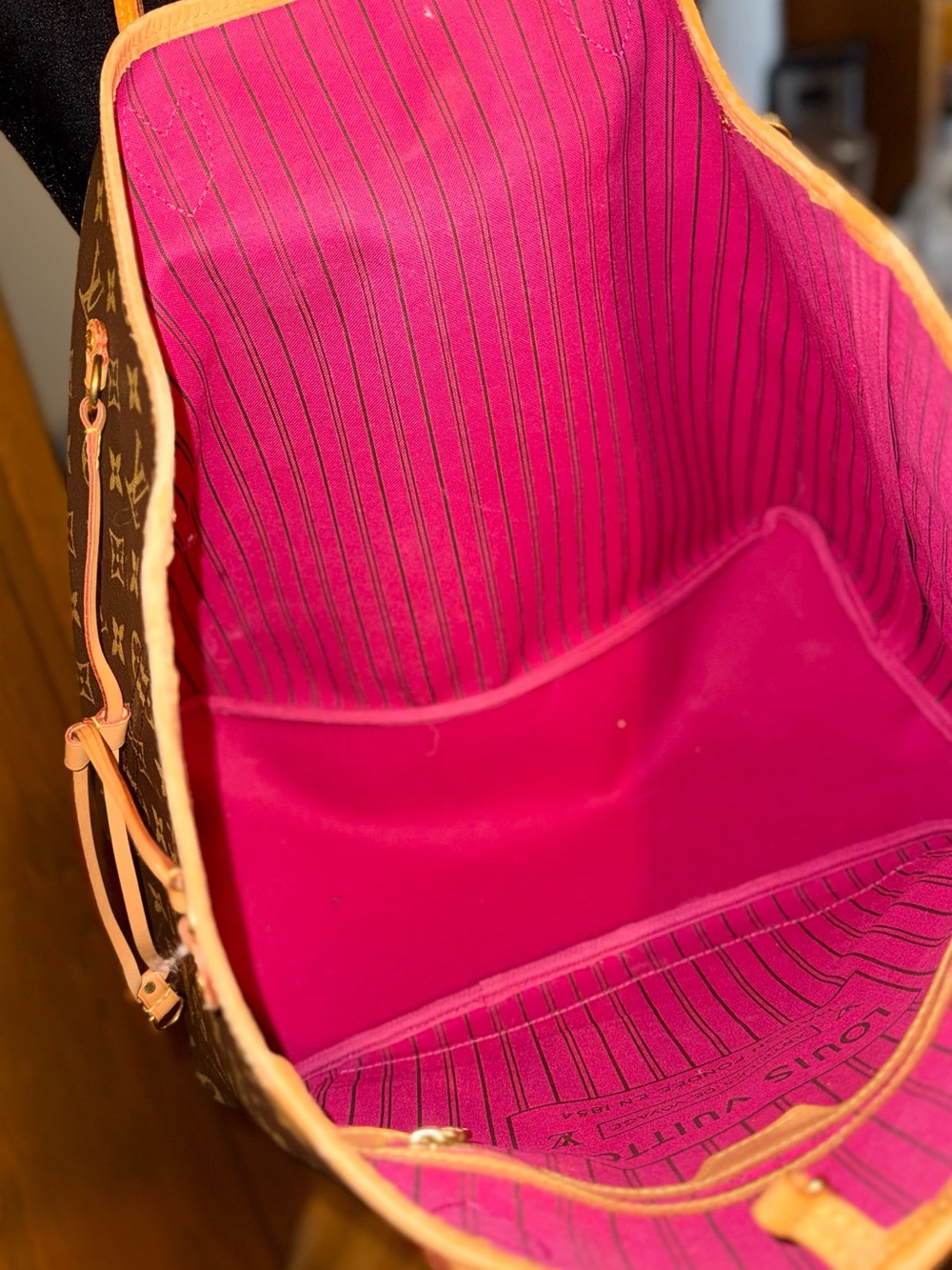 Louis Vuitton Monogram Neverfull GM With Hard to Find Pivoine  Interior. - Picture 9 of 16